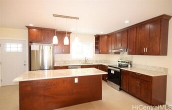 Building Photo - 2117 Palolo Ave