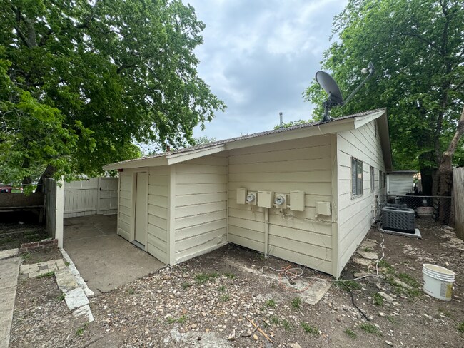 Building Photo - 311 Flournoy Dr