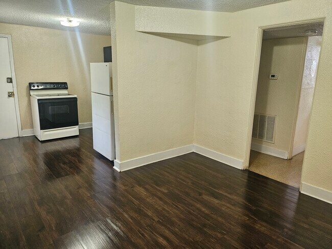 Foto del edificio - 2113 Mount Herman St