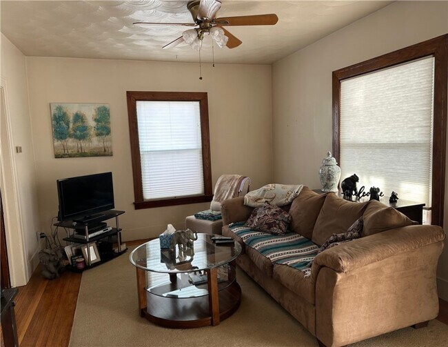 Foto del edificio - 1878 Ridge Rd