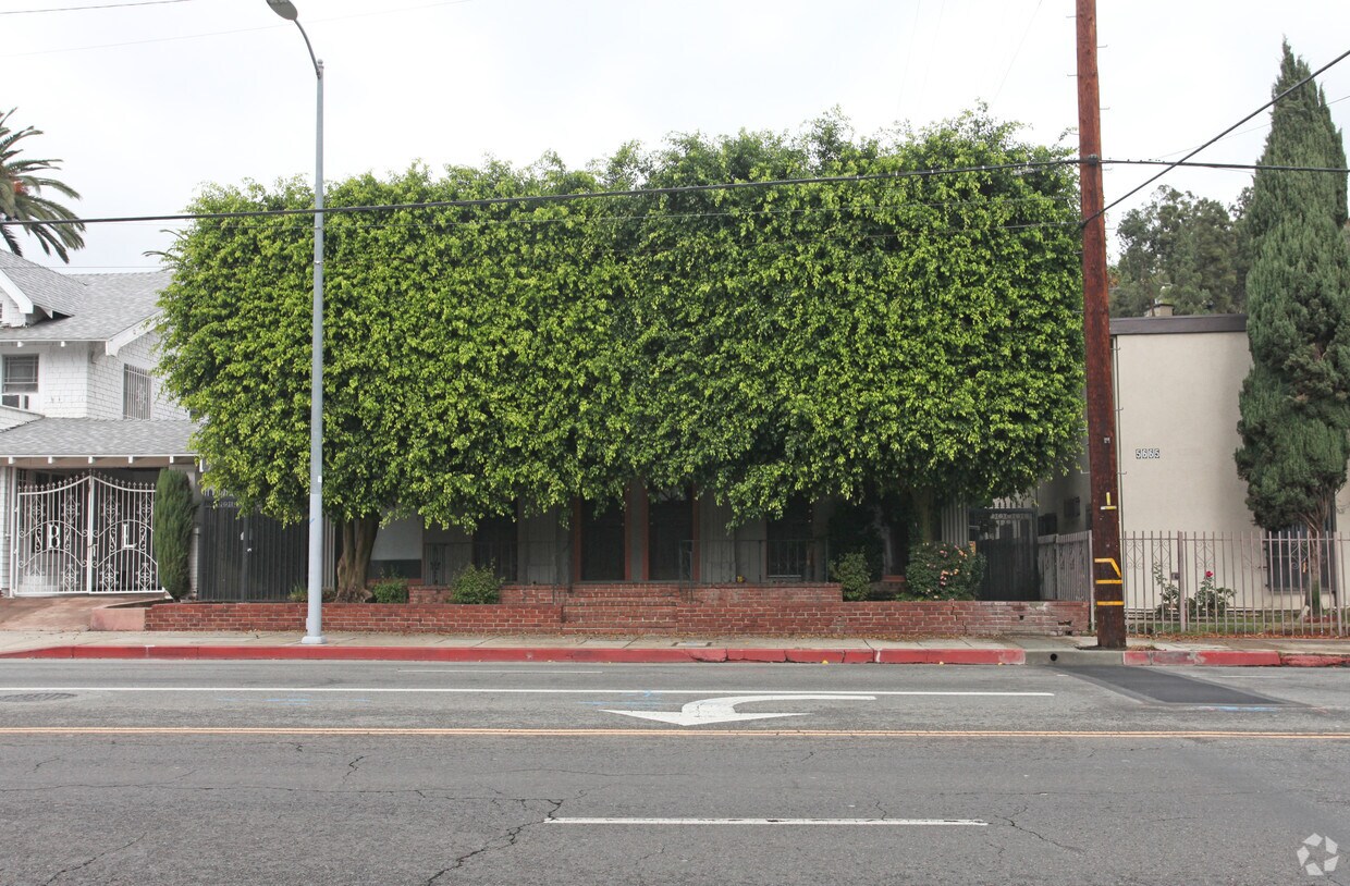 Building Photo - 5667 Franklin Ave