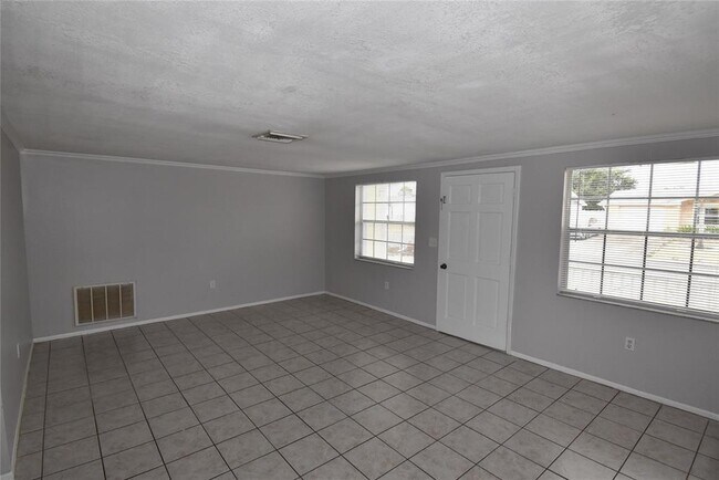 Building Photo - 11732 Newell Dr
