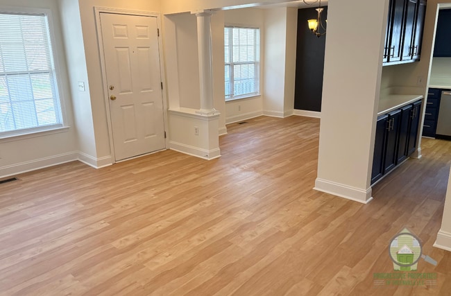 Photo - 199 Woodlark St House