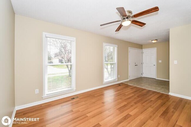 Foto del edificio - 8614 Sardis Way, Louisville, KY 40228