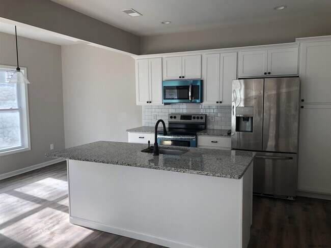 Building Photo - 56 Lona Ln