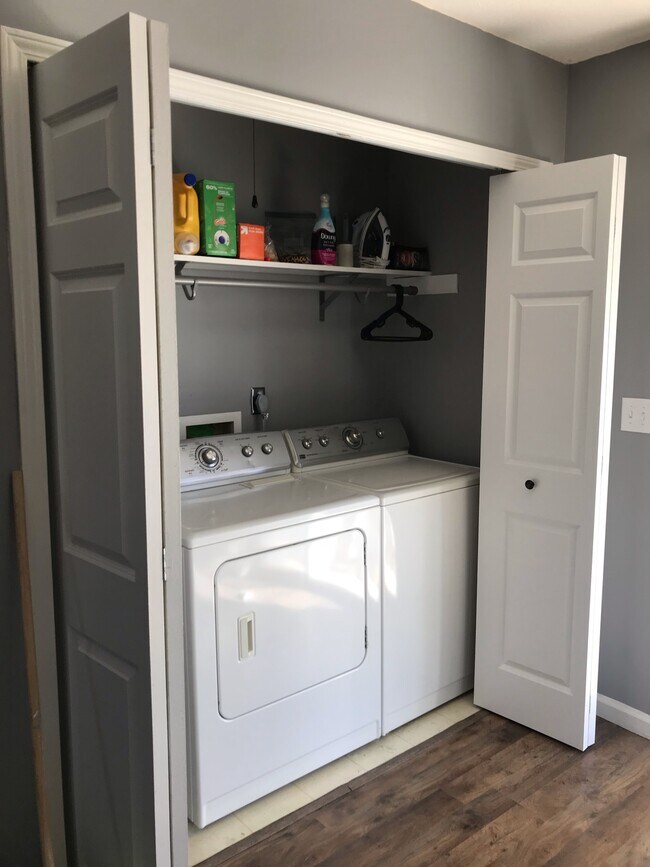 Laundry Room - 2493 Lake Rd