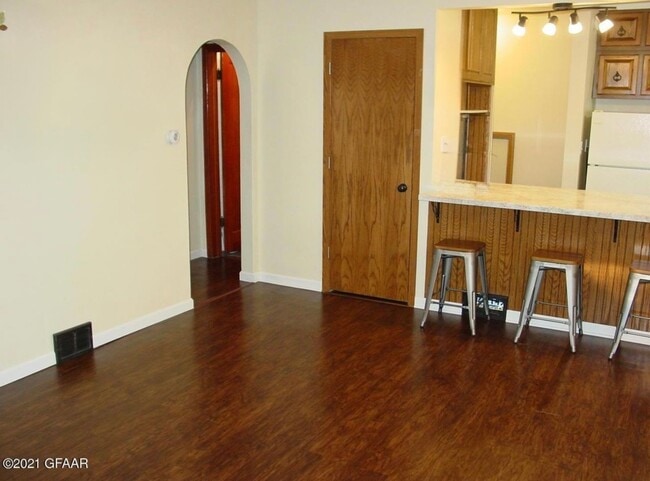Building Photo - 2 bed 2 bath single family home for rent!