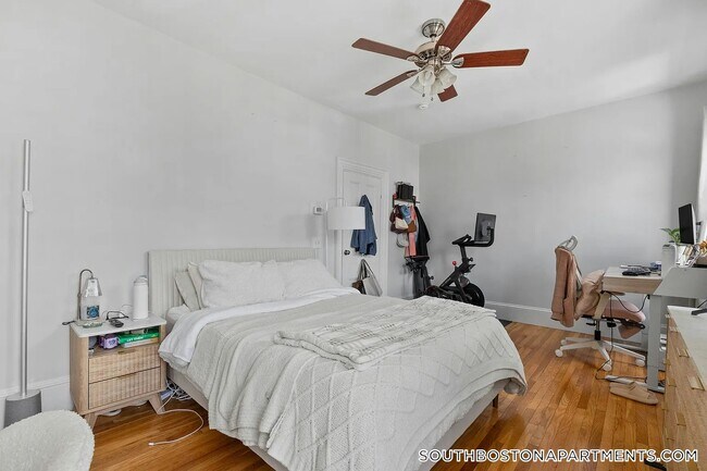 Foto del edificio - 393 E 5th St
