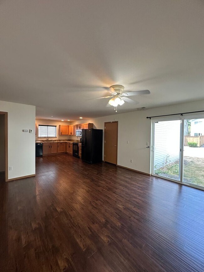 Foto del edificio - 1449 Burnside Pl