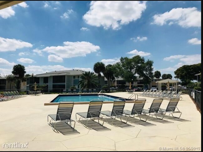 Community pool - 9727 Hammocks Blvd