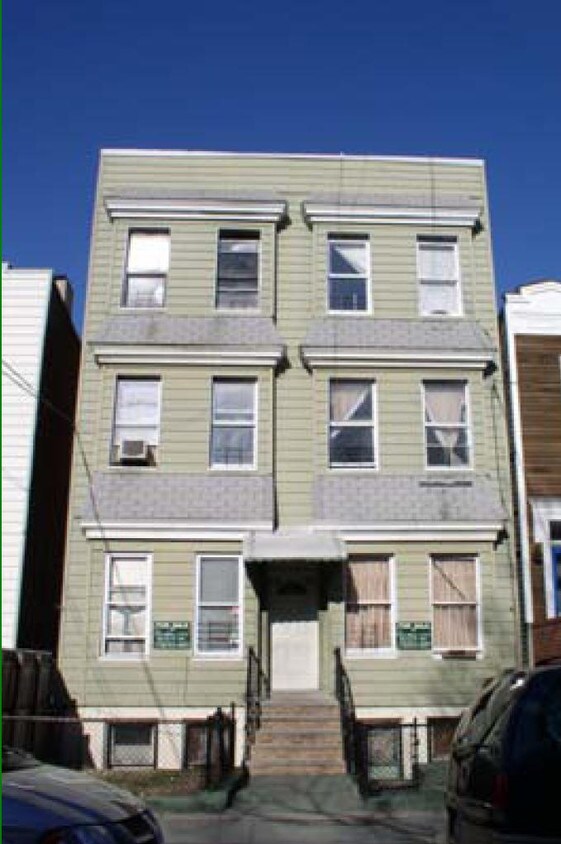 Primary Photo - 14-26 30th Dr