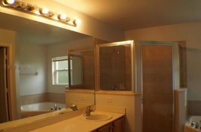 Foto del edificio - 162 Kensington Way