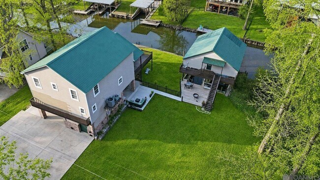 Building Photo - 14467 Cabell St