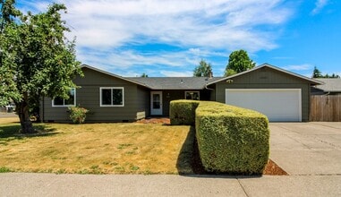 Building Photo - 1488 Warbler Dr SE