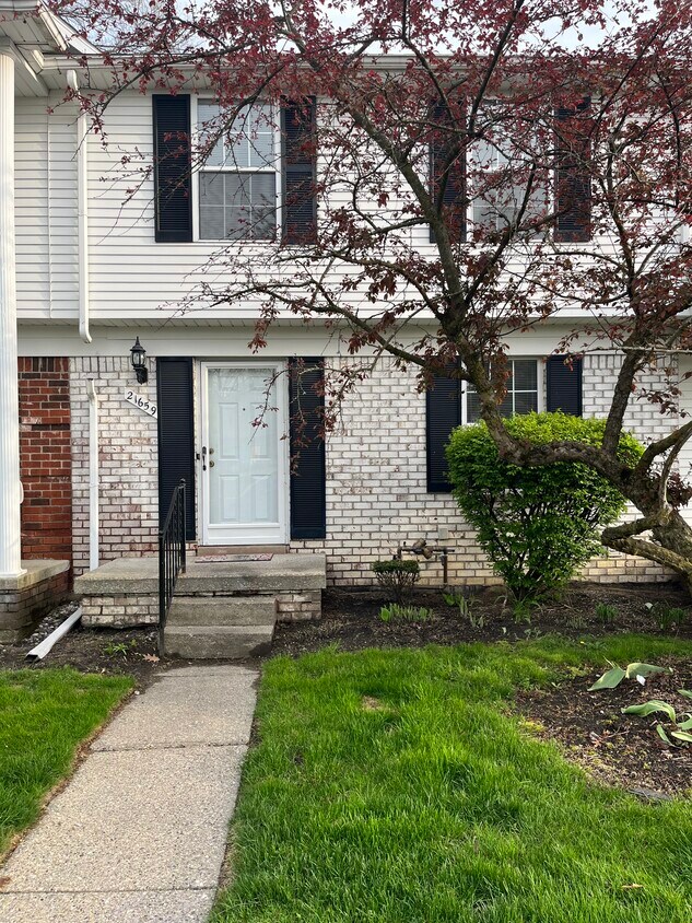 Foto principal - 21659 Hidden Rivers Dr N
