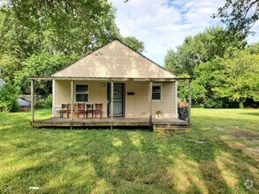 Building Photo - 2901 N Hawthorne Ln