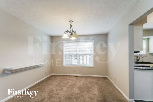 Building Photo - 13065 Sweet Briar Parkway
