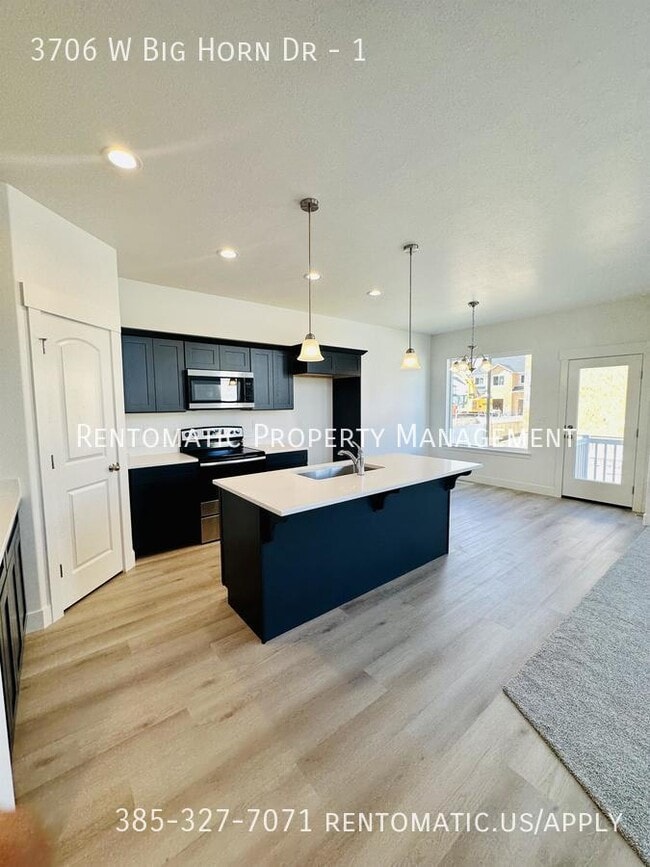 Building Photo - 3706 Big Horn Dr