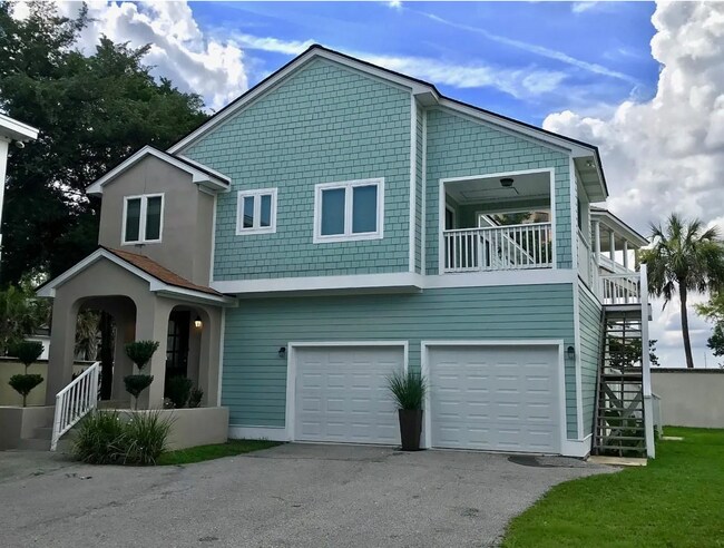 Photo - 2022 Wappoo Hall Rd Apartments