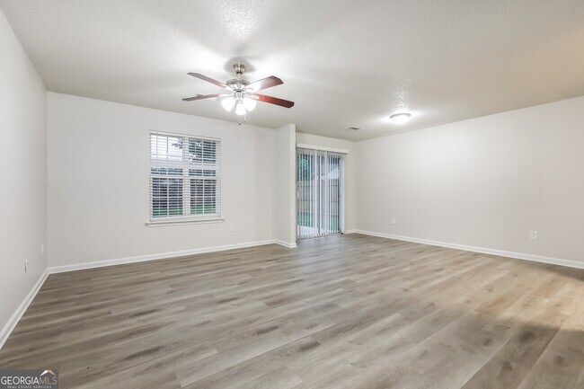 Foto del edificio - 700 Parkway Rd