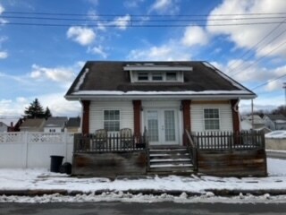 Primary Photo - 128 E Bell Ave
