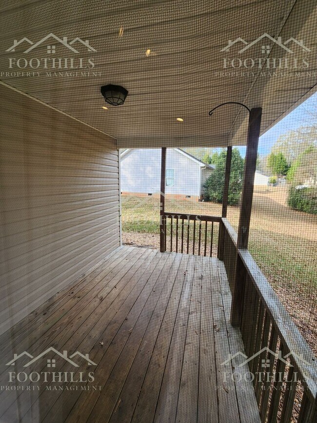 Foto del edificio - 438 Old Colony Rd