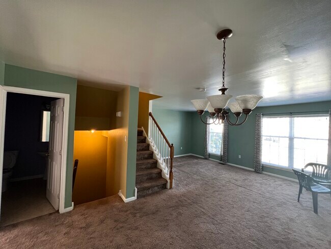 Building Photo - 140 Couples Dr