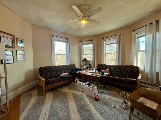 Building Photo - 803 Parker St