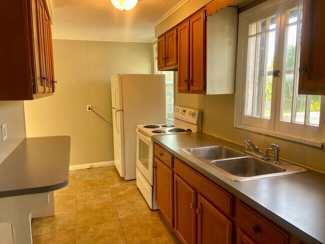 Foto del edificio - 403-405 N Baltimore Ave --1