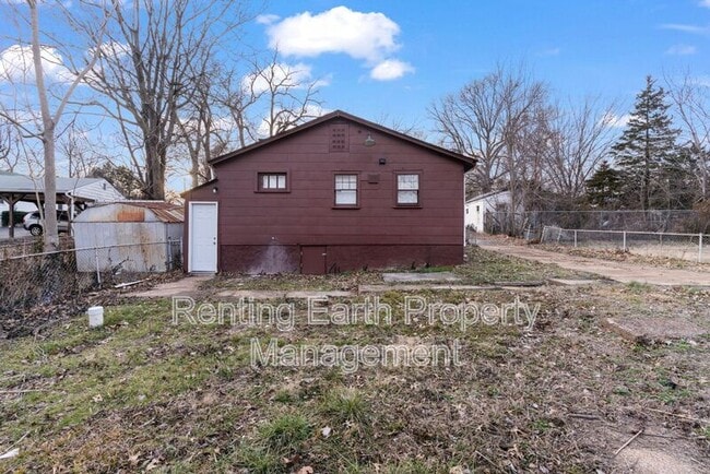 Building Photo - 9746 Diamond Dr