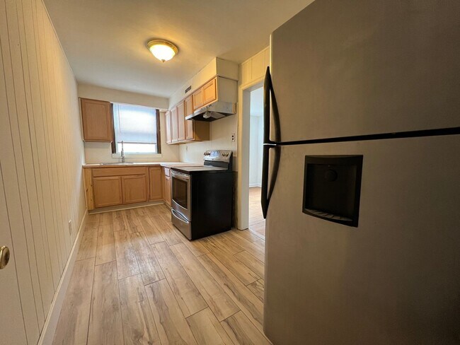 Building Photo - 3 Bedroom In Drexel Hill