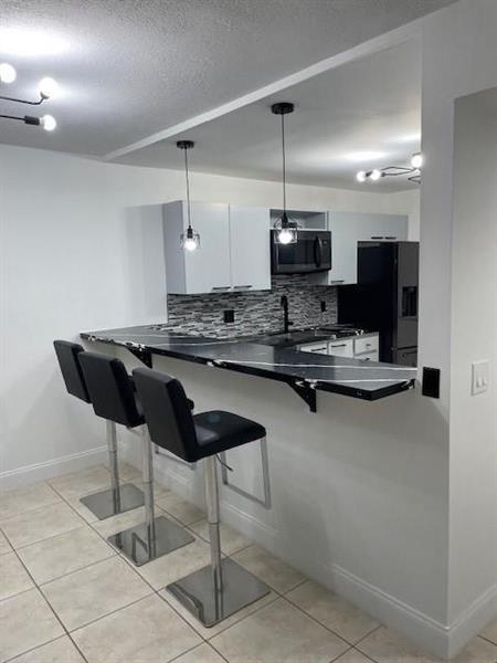 Foto del edificio - 380 Racquet Club Rd