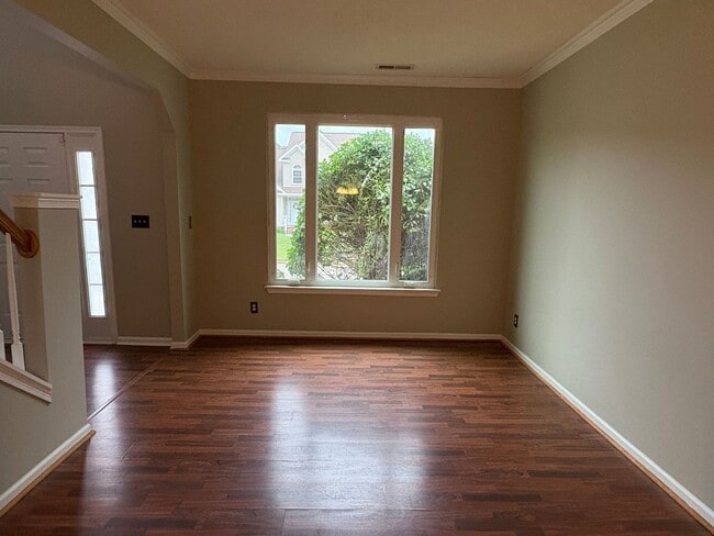Foto del edificio - 223 Woodburne Ln