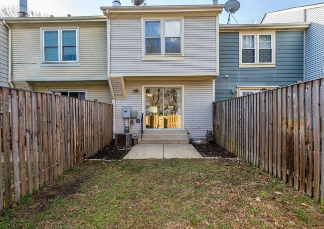 Building Photo - 6316 Chimney Wood Ct