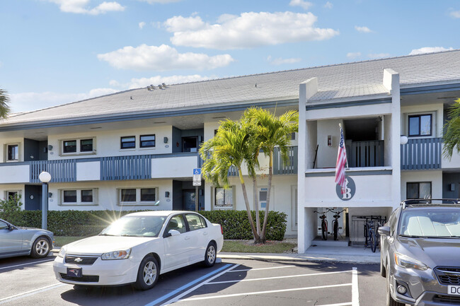 Foto del edificio - 175 SE St Lucie Blvd