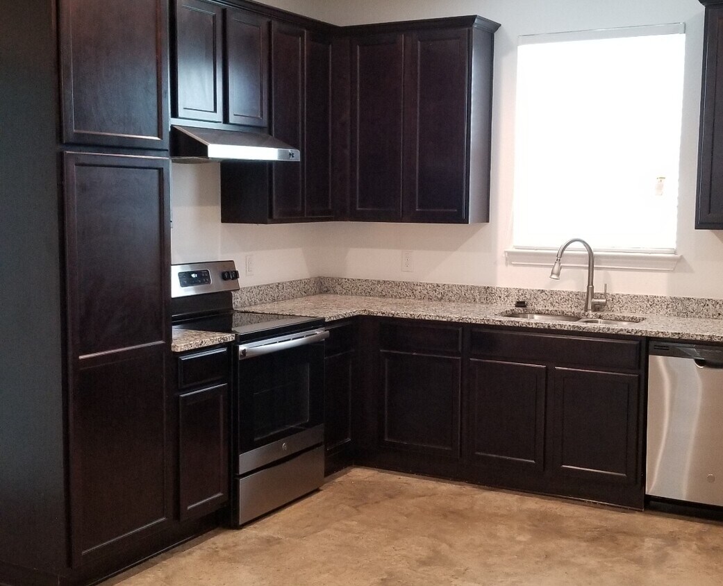 800 Hallie Cv, Lockhart, TX 78644 Townhome Rentals in Lockhart TX