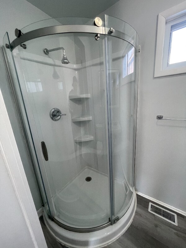 Building Photo - 221 N Davison St