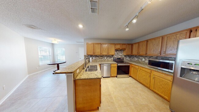 Building Photo - STUNNING 3 bedroom,2.5 bathrooms townhouse