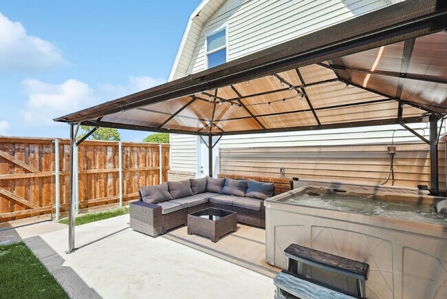 Foto del edificio - 3322 Darby Ln