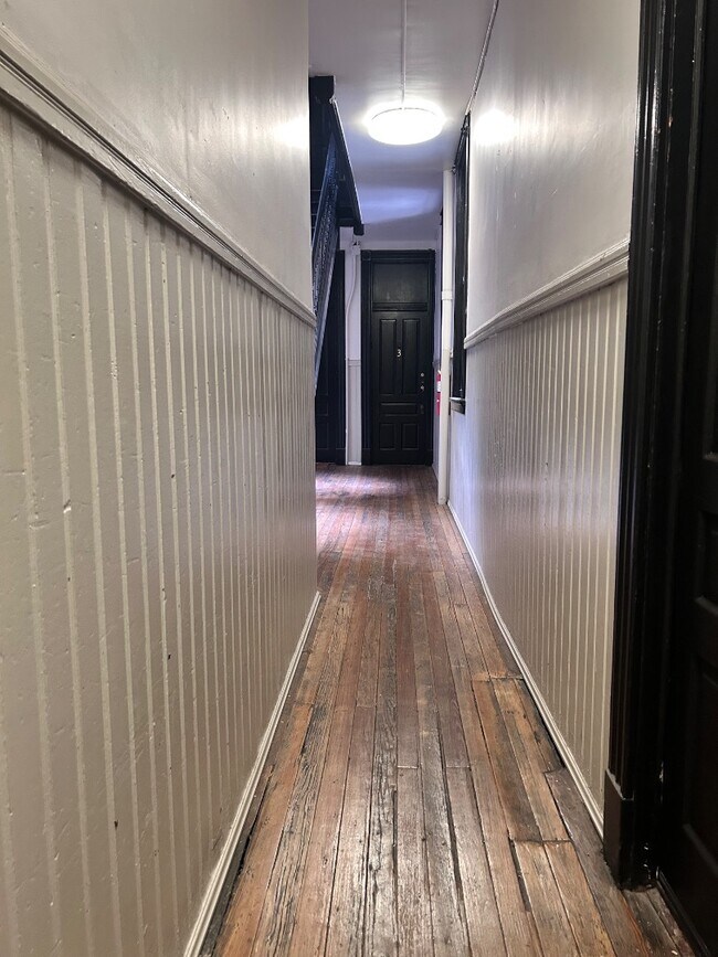 Foto del edificio - 24 W Court - Unit 3