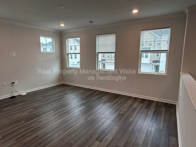 Building Photo - 1041 Shoreside Dr