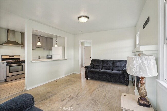 Building Photo - 122 W 110th St