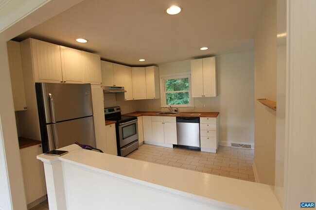 Building Photo - 616 Elizabeth Ave