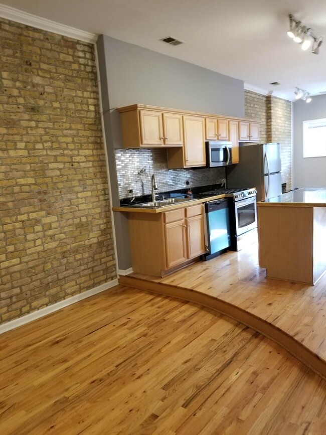 Foto del edificio - 529 N Ashland Ave