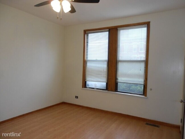 Building Photo - 2419 W McLean Ave