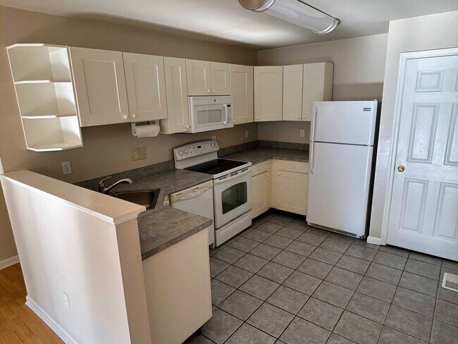 Kitchen - 9117 Dayton Ave