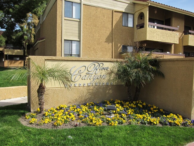 Foto del edificio - 18752 Mandan St