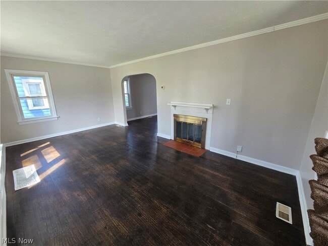 Building Photo - 3757 Grosvenor Rd