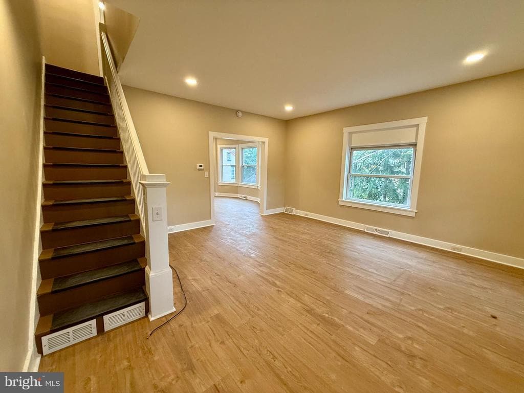 Foto principal - 415 Woodside Ave