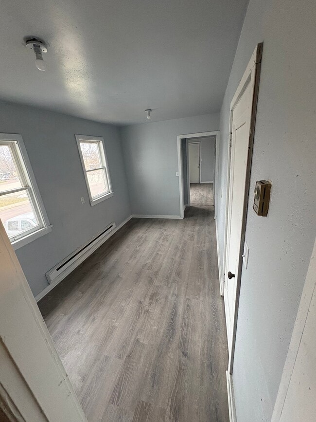 Building Photo - 603 Albion Ave